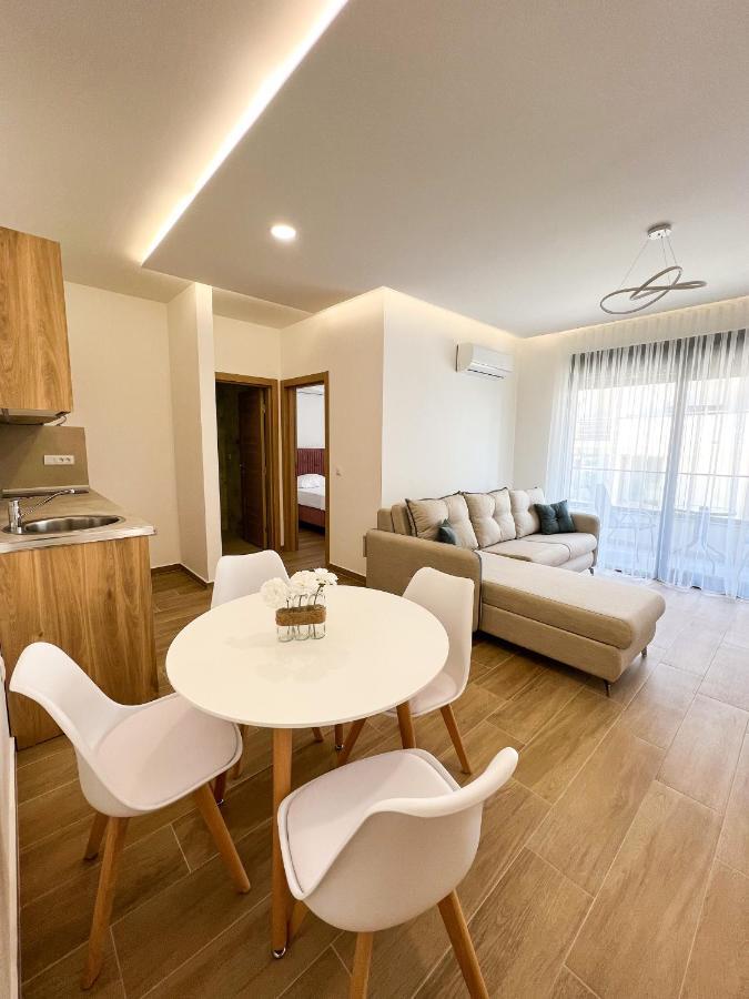 Square Residence Ulcinj Buitenkant foto