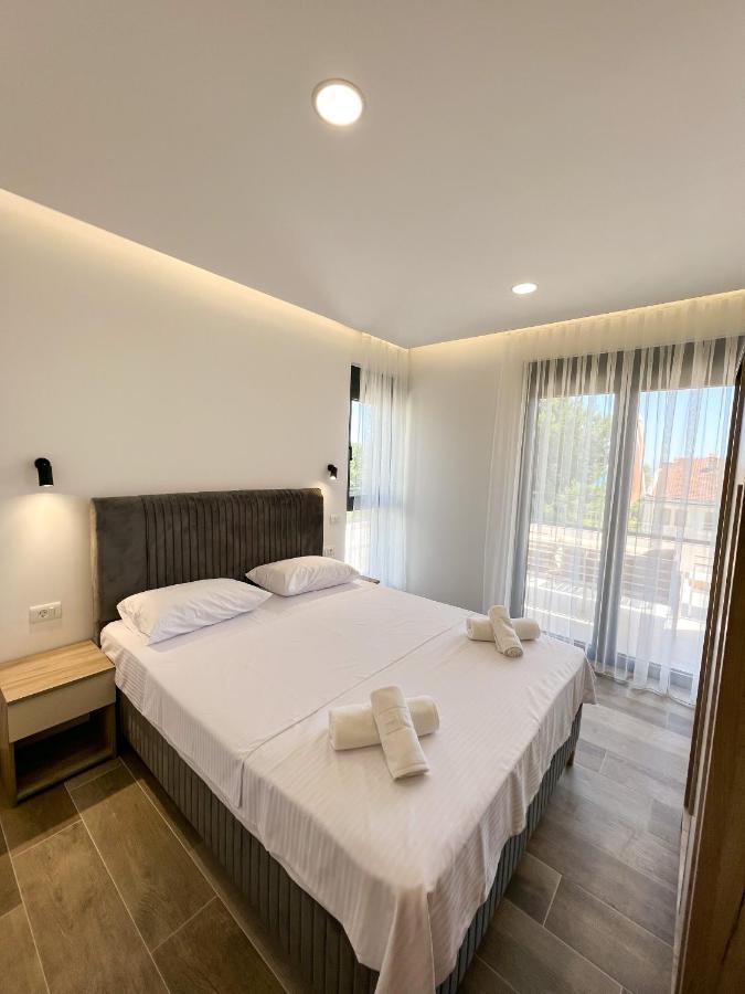 Square Residence Ulcinj Buitenkant foto