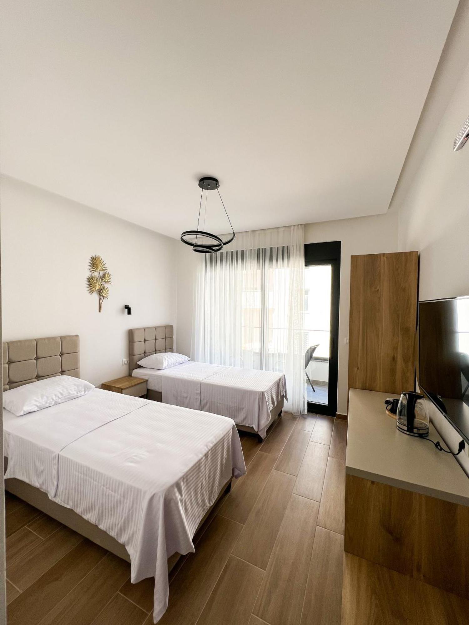 Square Residence Ulcinj Buitenkant foto