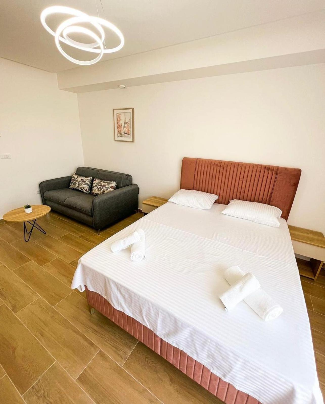 Square Residence Ulcinj Buitenkant foto